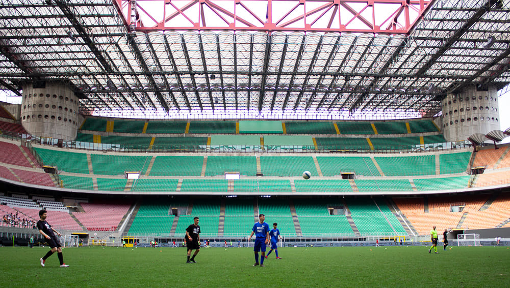 A San Siro tutti in capo per “un calcio alla pandemia”!